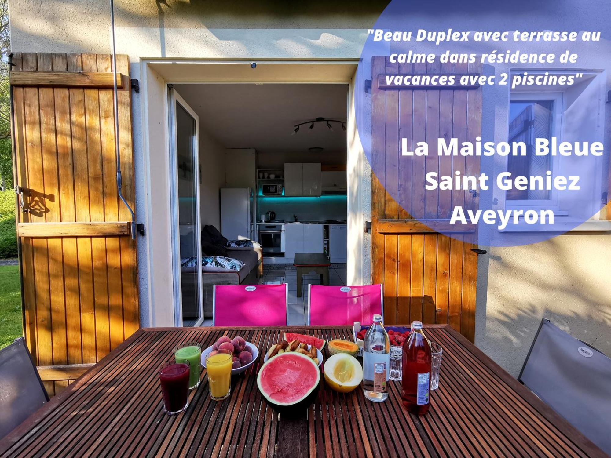 La Maison Bleue, Village Vacances, Piscine, Parking Saint-Geniez-dʼOlt Buitenkant foto
