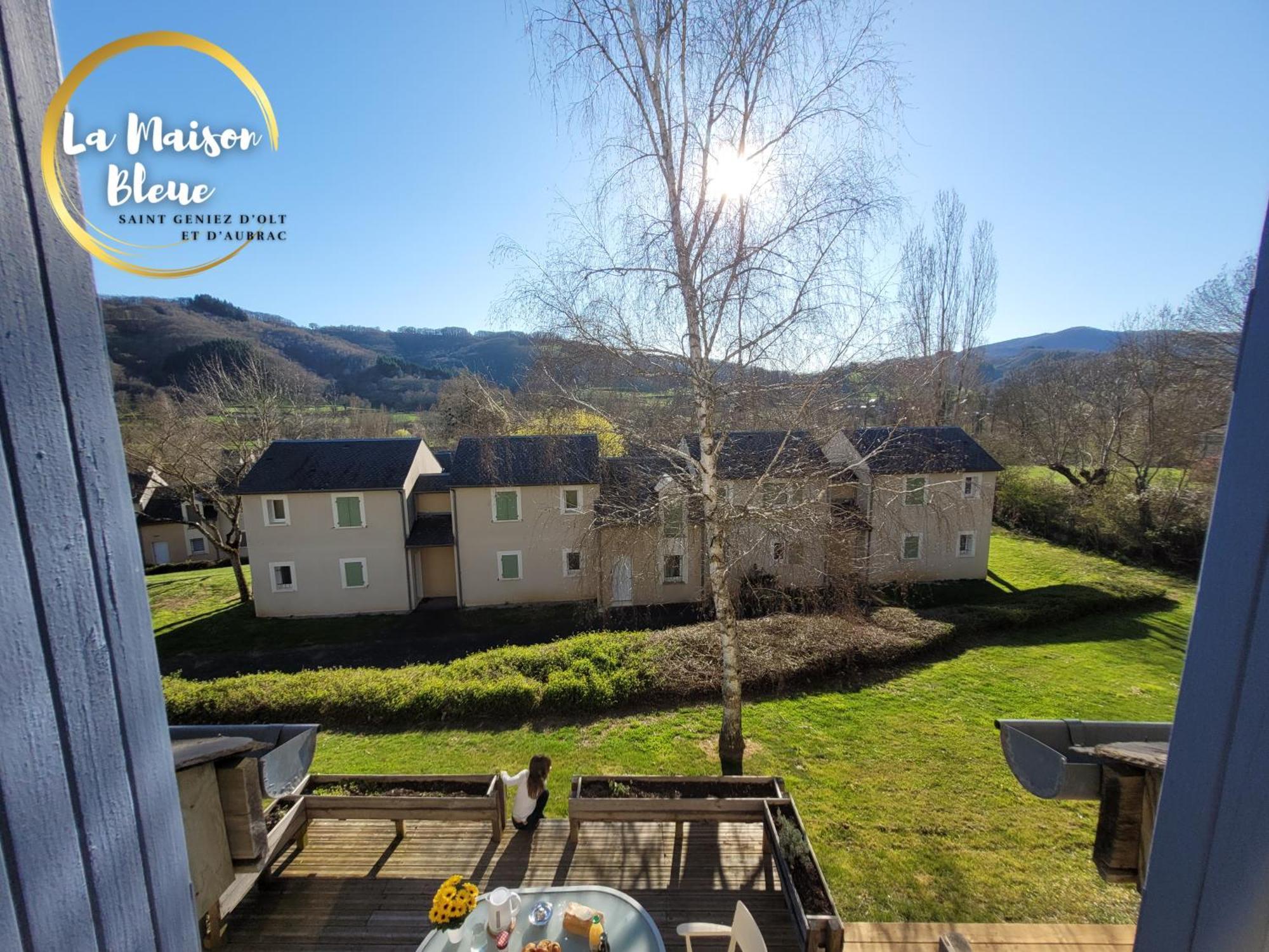 La Maison Bleue, Village Vacances, Piscine, Parking Saint-Geniez-dʼOlt Buitenkant foto